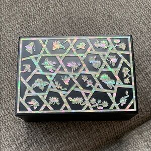 Black Lacquered Box Inlaid Mother-Of -Pearl Flower Wall Gyeongbokgung Palace